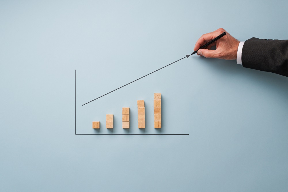 businessman drawing financial graph 2021 08 28 11 37 11 utc